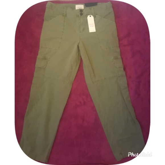 Cargo, style slim fit capris. - Picture 6 of 7